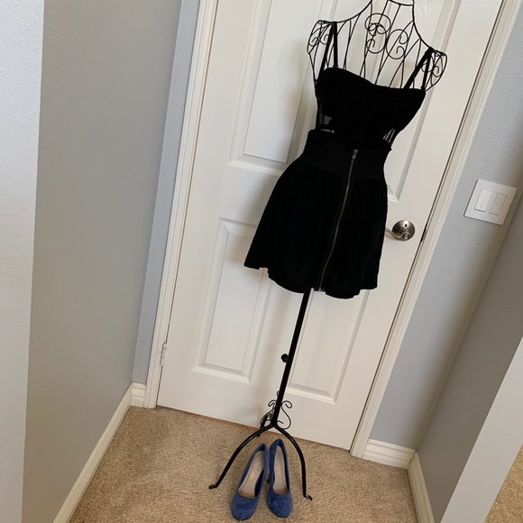 Brand new UO black lace bandeau top M - Picture 7 of 7